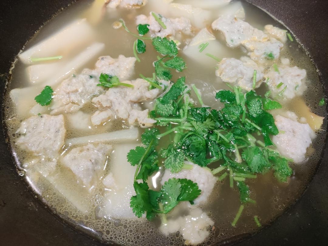 鲮鱼滑煮萝卜