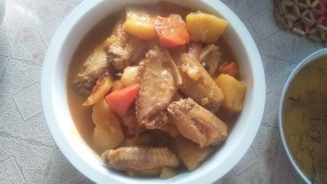 胡萝卜土豆烧鸡翅