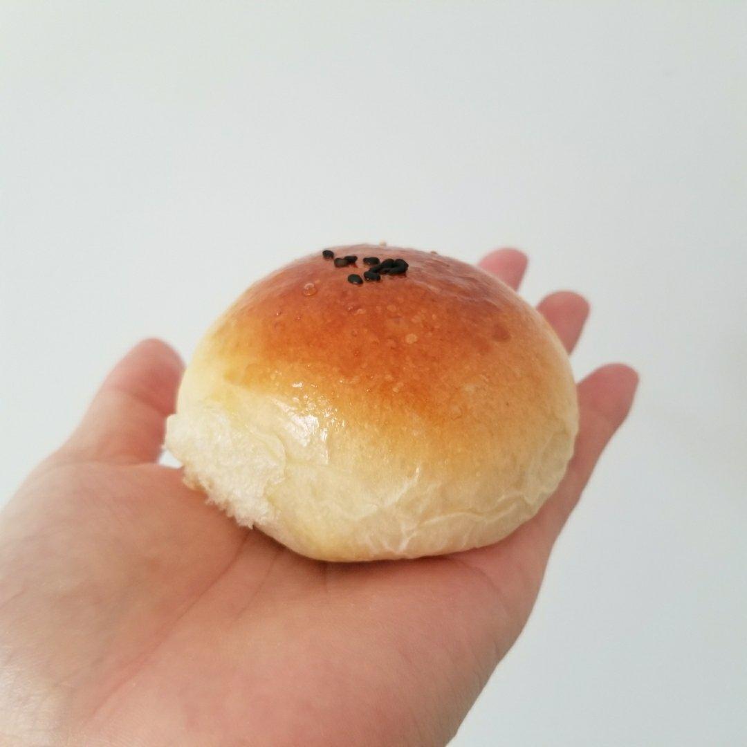 淡奶油面包   （口感超柔软，不会揉面发酵的进，小白食谱）