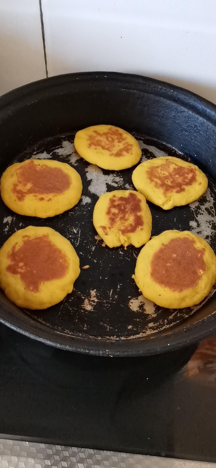二十年面点老师傅分享的「玉米面饼子」做法，玉米控抓紧收😄😄😄