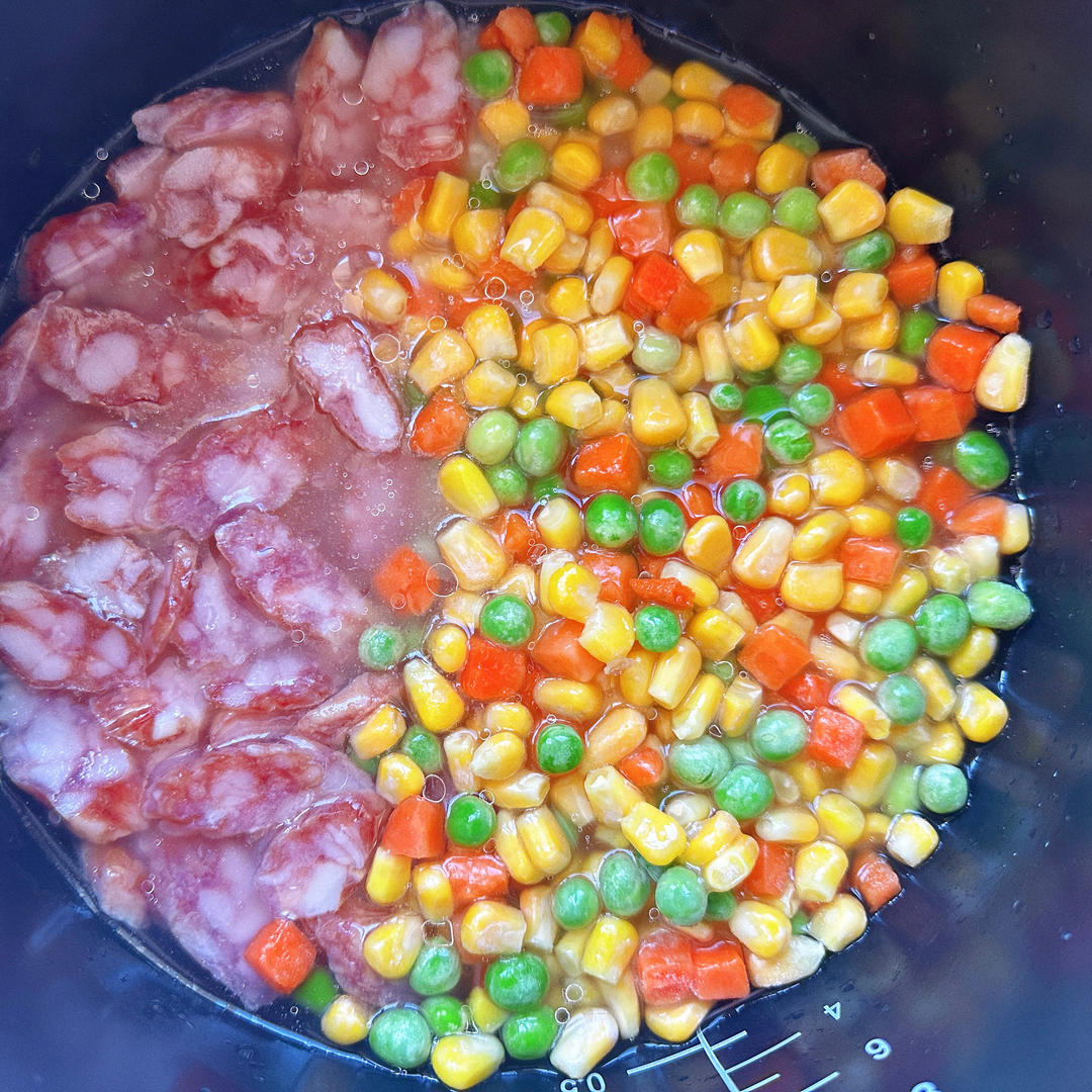 懒人电饭锅香肠焖饭/煲仔饭