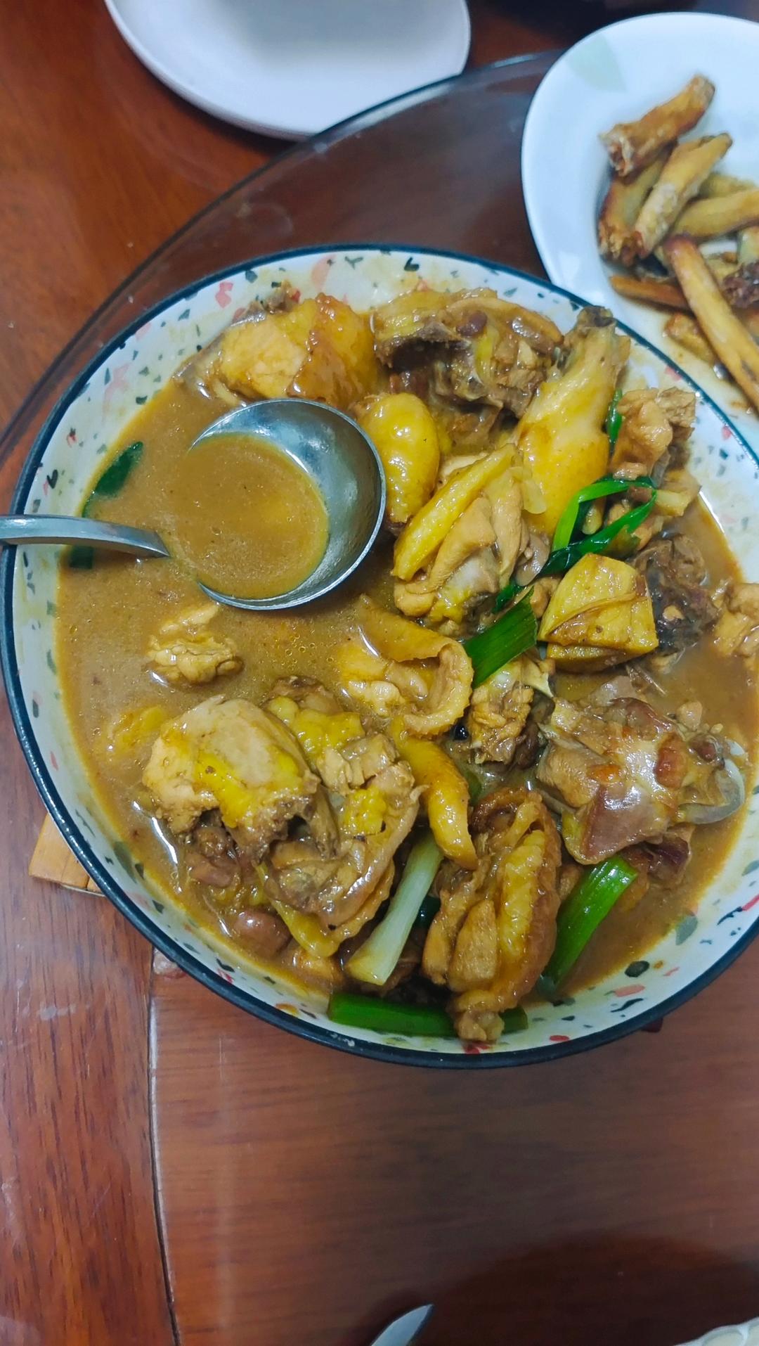 炒鸡香的农家姜葱炒鸡