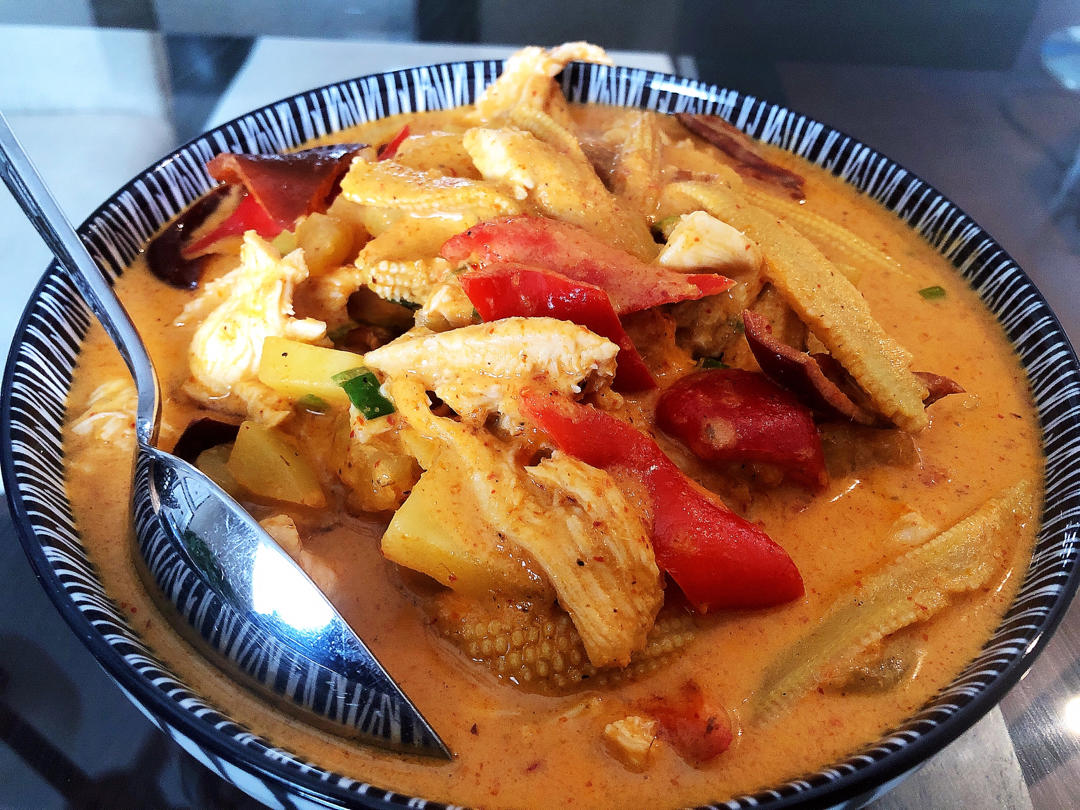 风味浓郁的泰式咖喱鸡