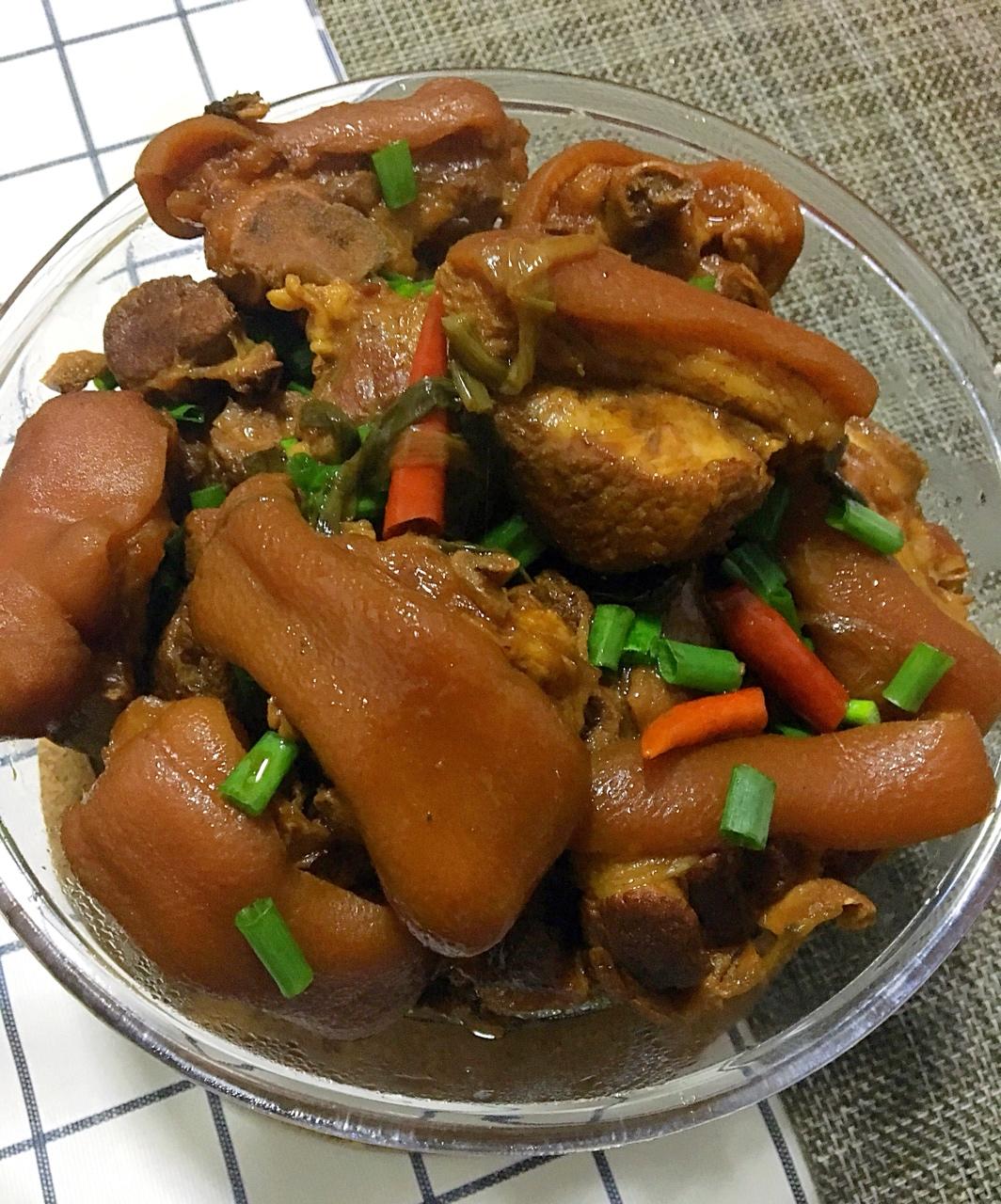 秋鱼肥做的高压锅版香焖猪蹄