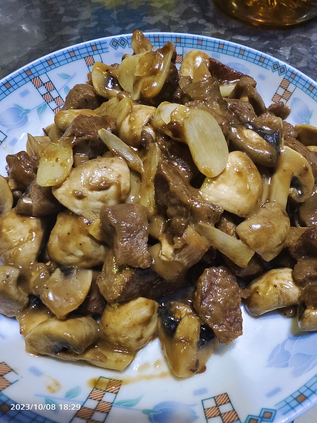 牛肉+蘑菇=独特风