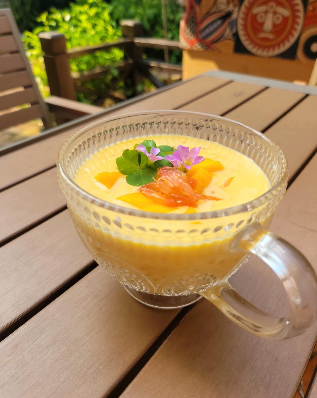 港式甜品——杨枝甘露(芒果西米露)附芒果花切法