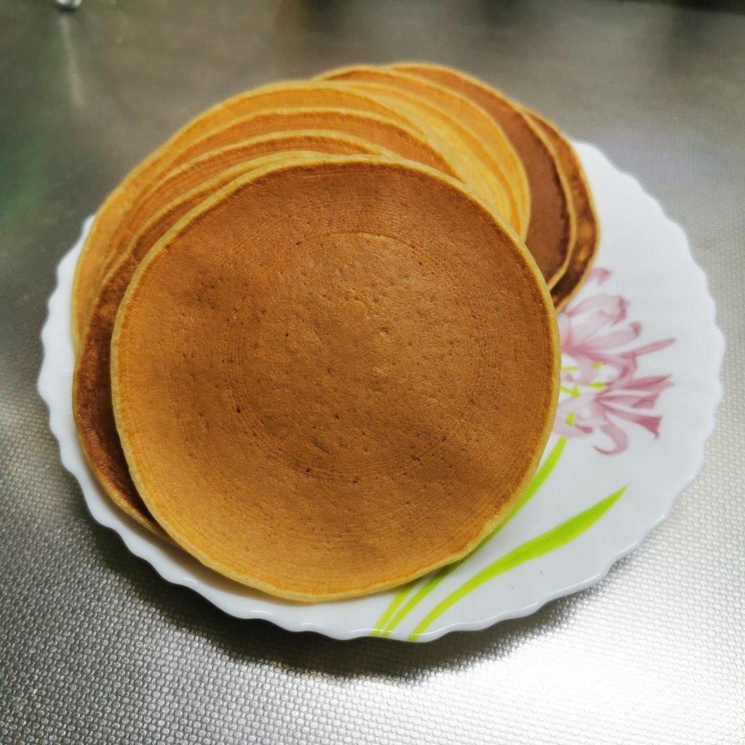 【减脂早餐】无油香蕉松饼（超简单）