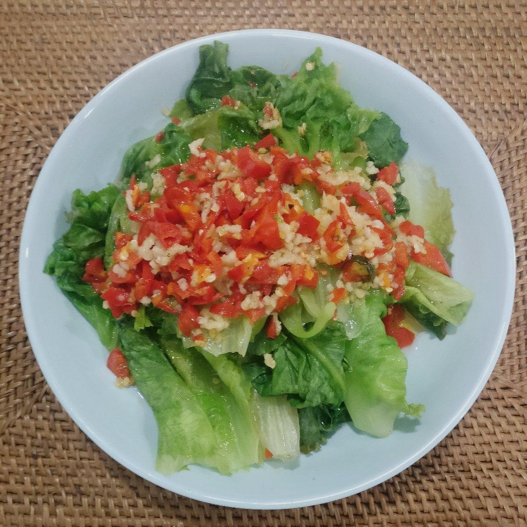 蒜蓉辣椒坚果拌生菜