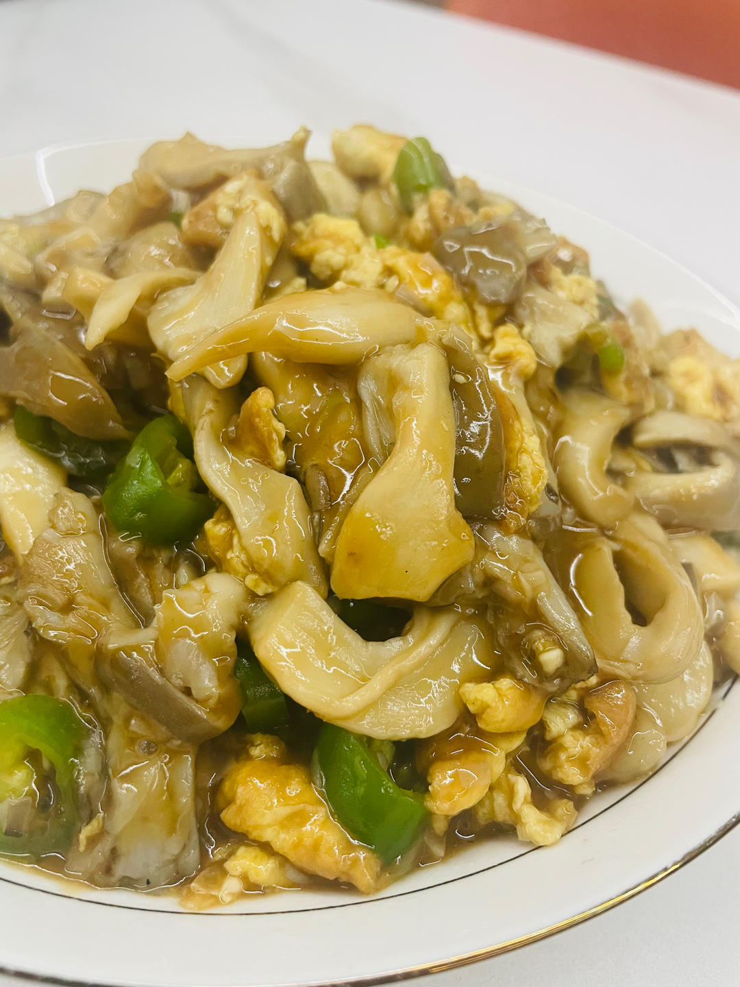 平菇青椒炒鸡蛋 好吃又营养的超快手家常菜