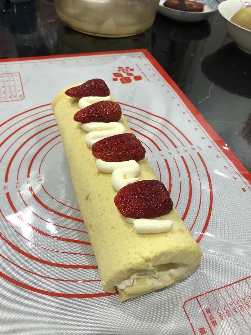 胖乎乎奶油芒果卷/不开裂不掉皮全过程详细图解烘焙视频/蛋糕篇6：「厚卷」