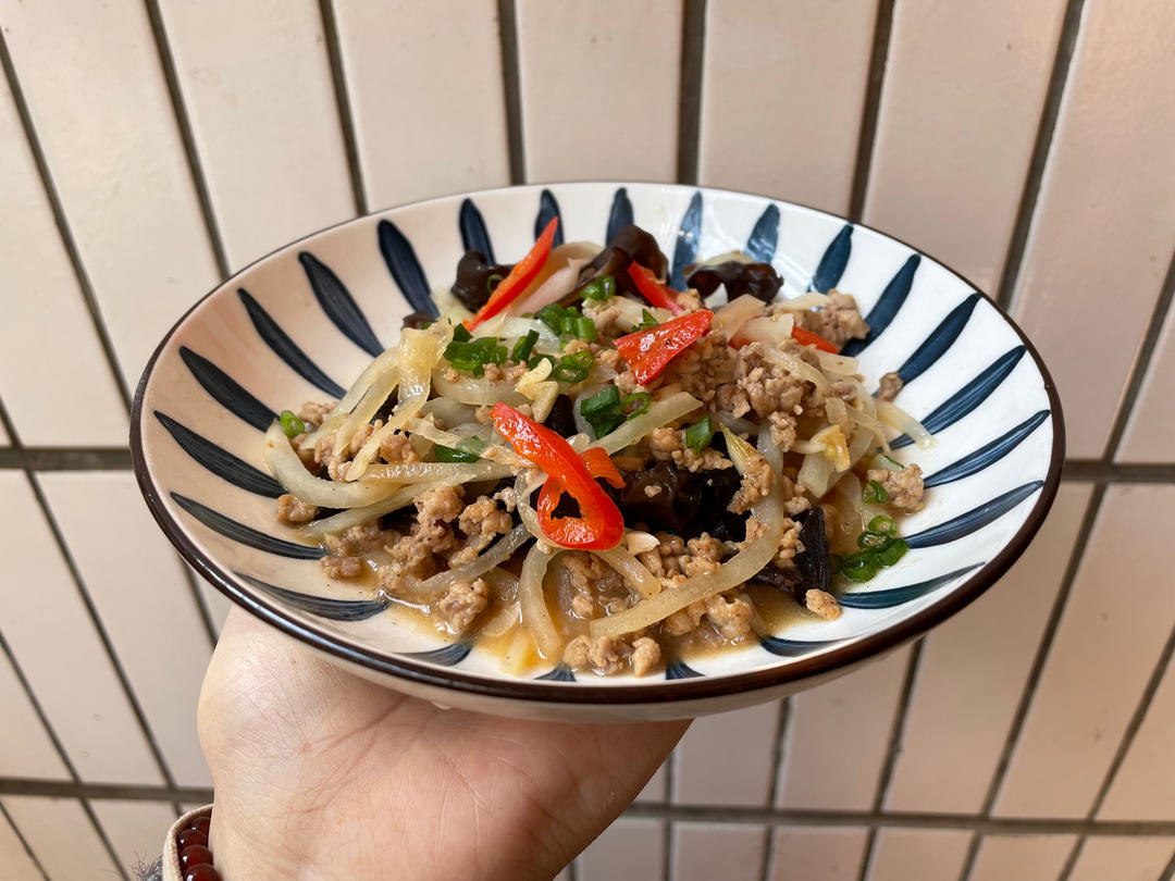 肉丝炒木耳萝卜丝