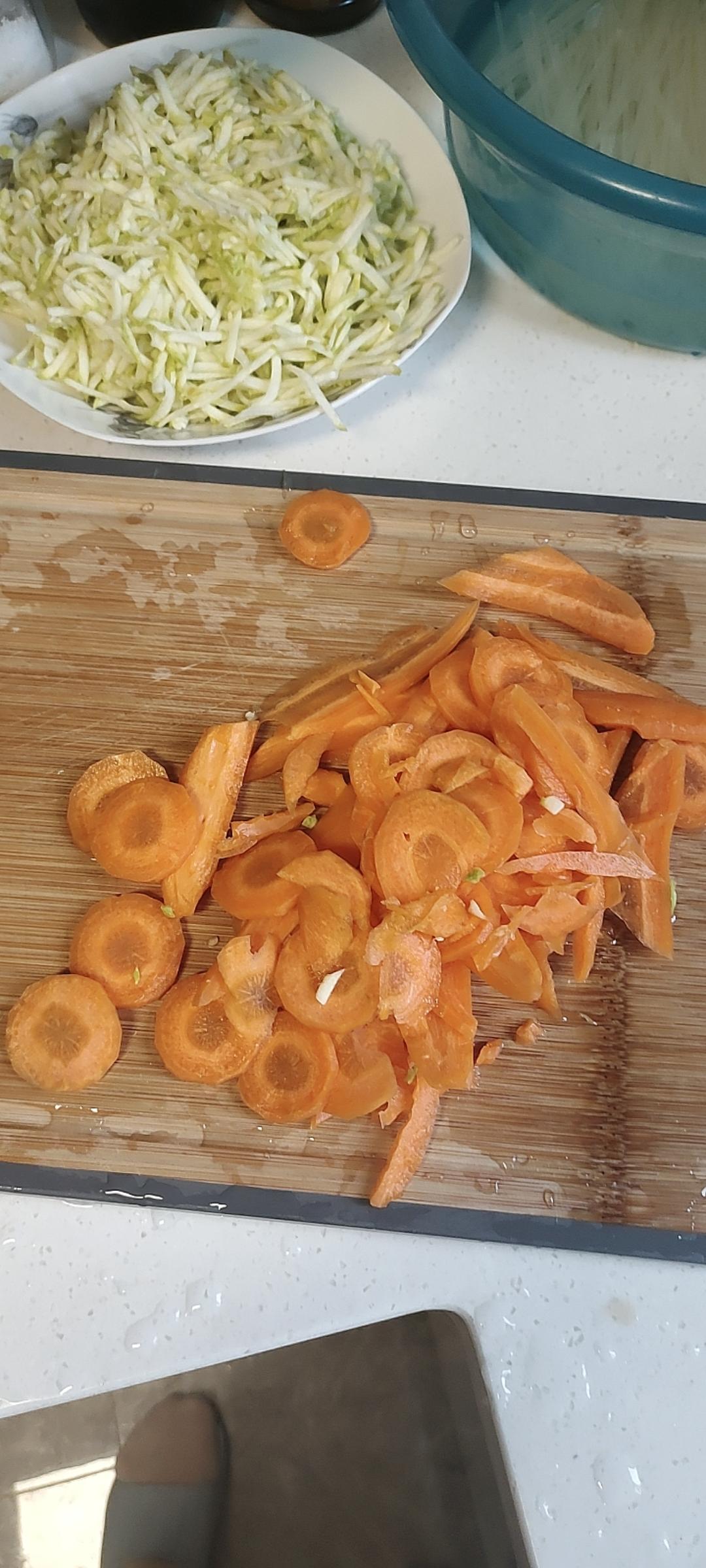超级下饭胡萝卜丝炒肉