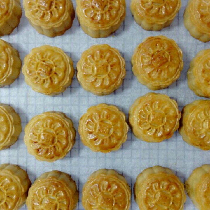 广式月饼—蛋黄莲蓉月饼