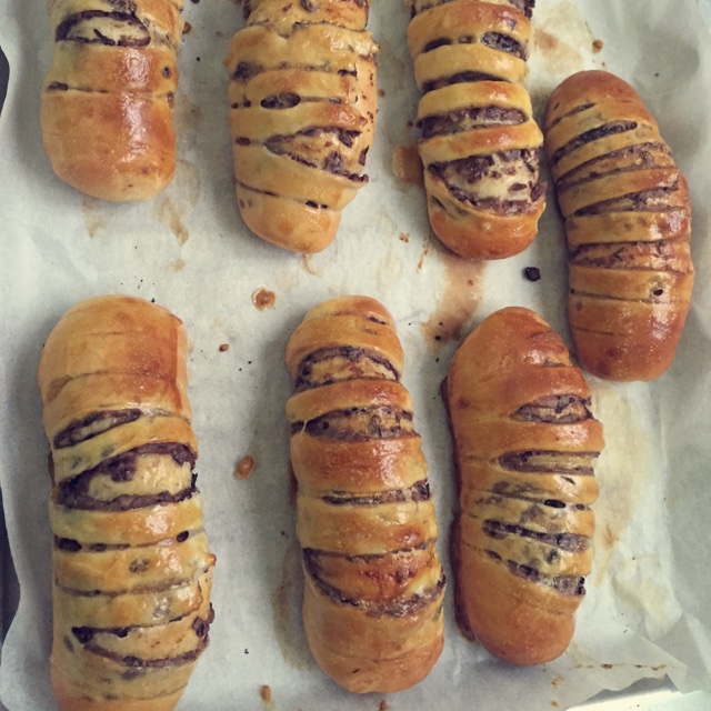 红豆沙面包卷——好吃得不得了#皮黑森林#