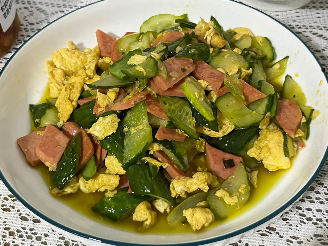 五分钟下饭菜黄瓜火腿炒鸡蛋