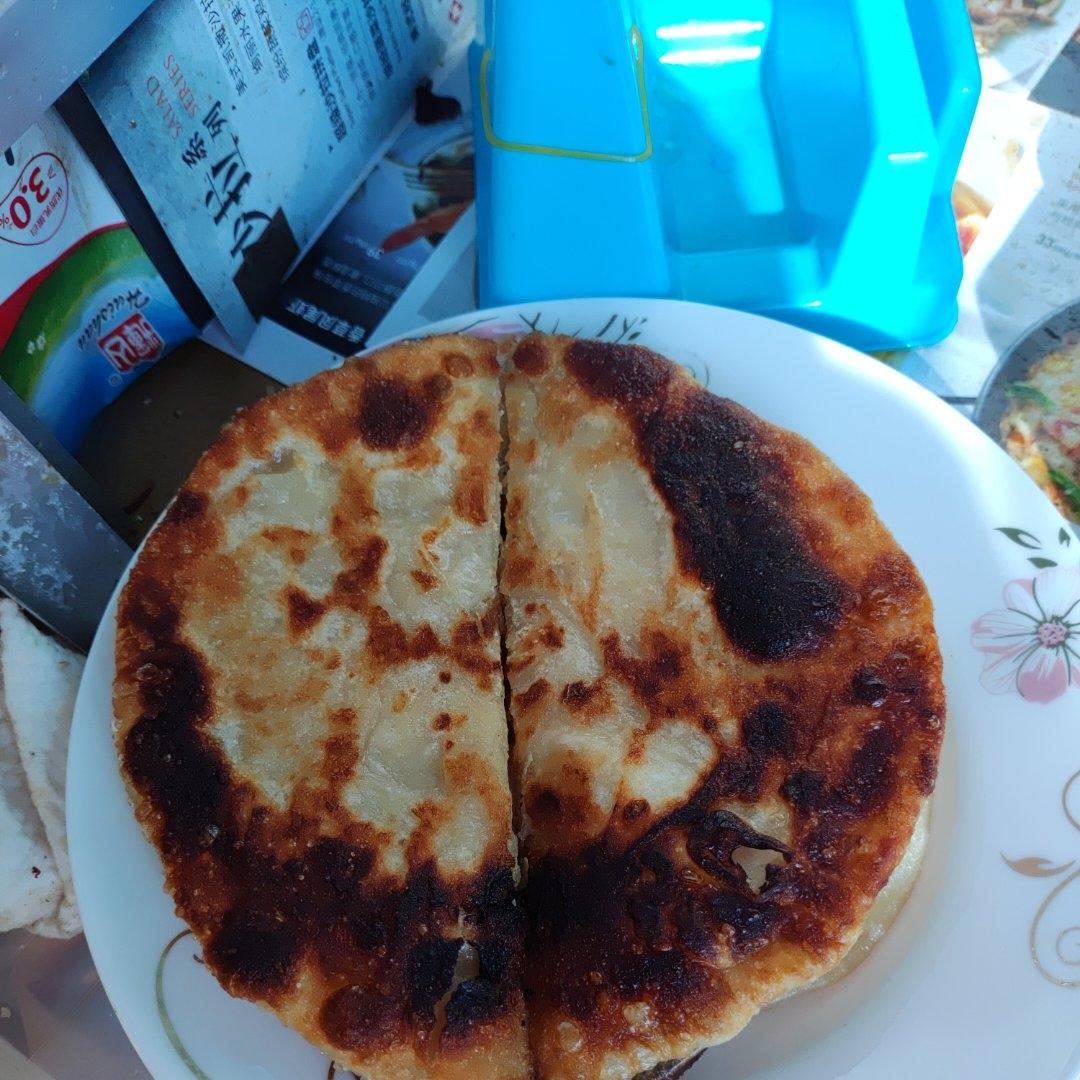 烙饼不硬的小窍门 掌握了你也能看出柔软多层凉了不硬的小油饼