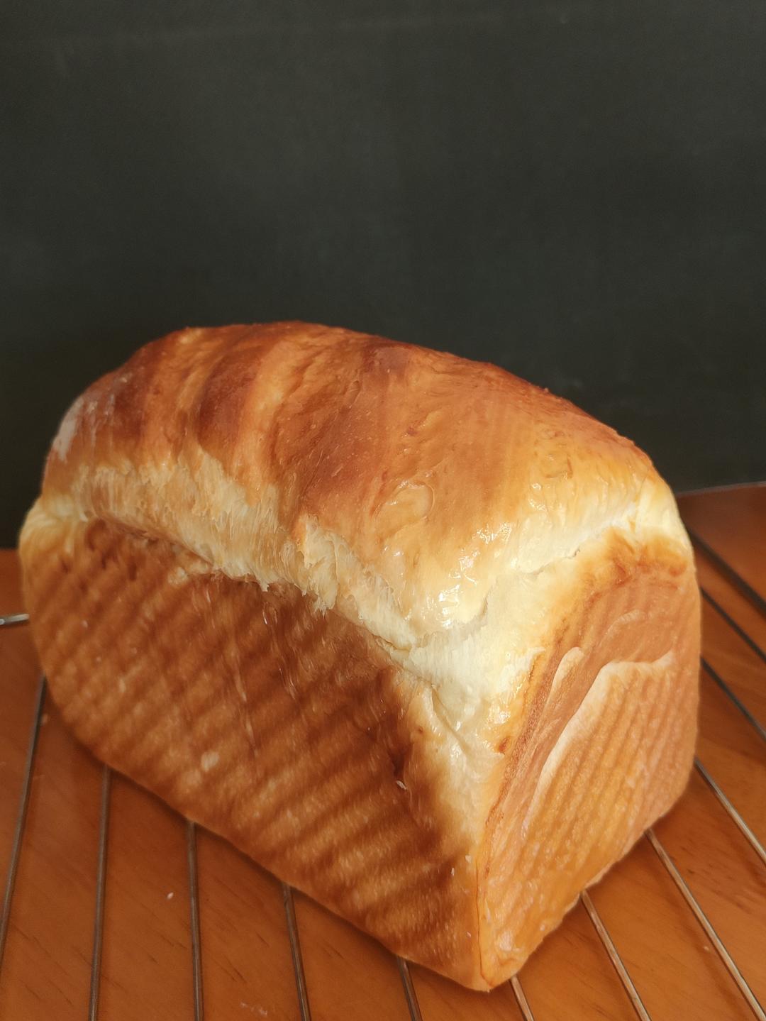 好吃到可以辞职开店的海盐黄油吐司，真的是又软又香！