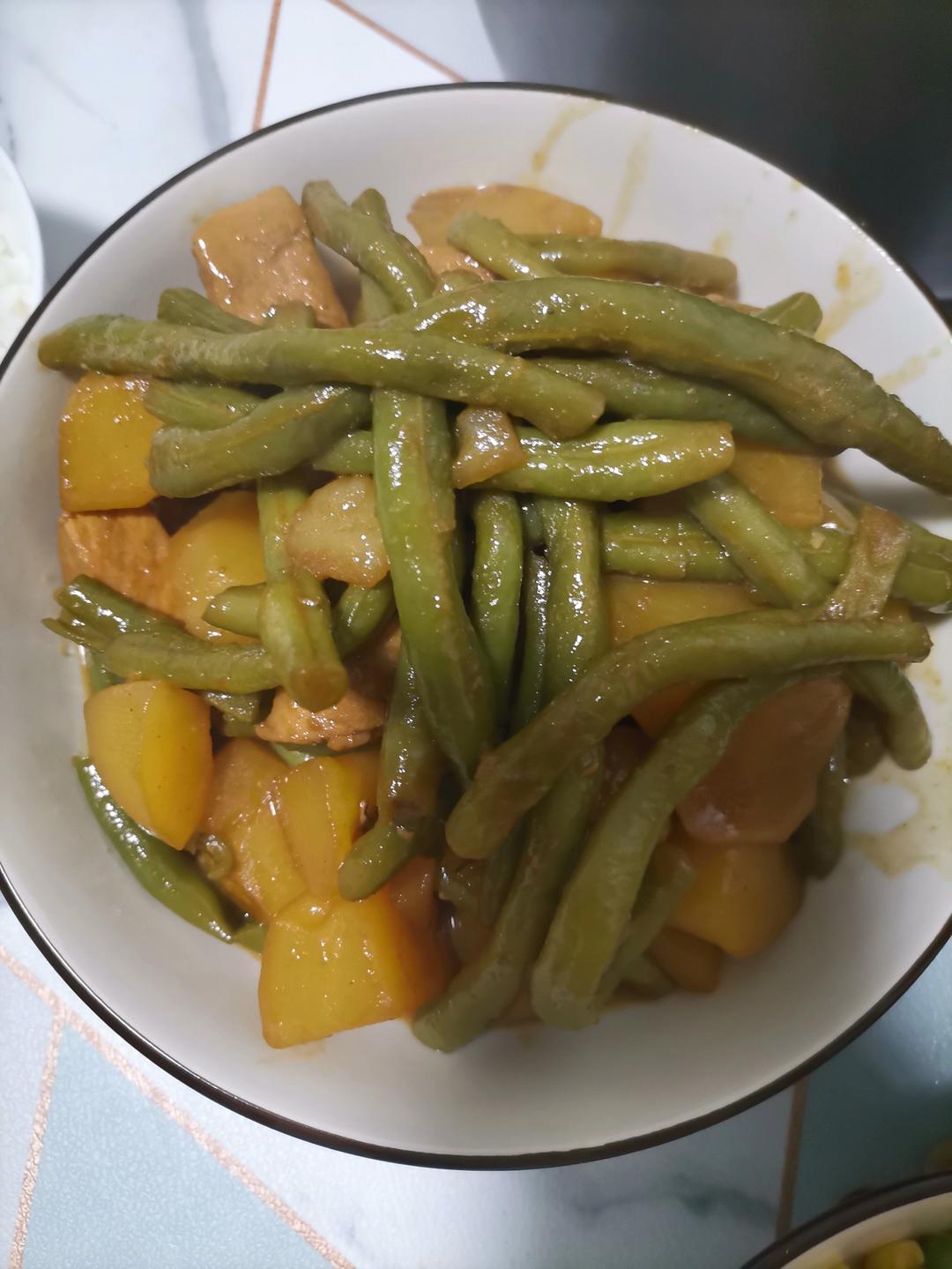 五花肉土豆炖豆角