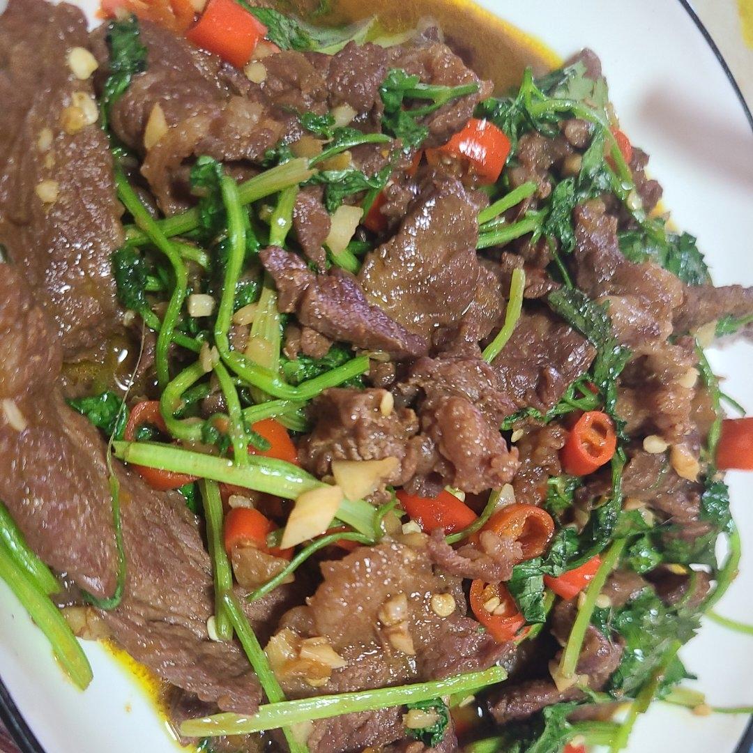 小炒黄牛肉
