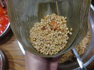 自制❗️咸蛋黄肉粽❗️详细步骤的做法 步骤9