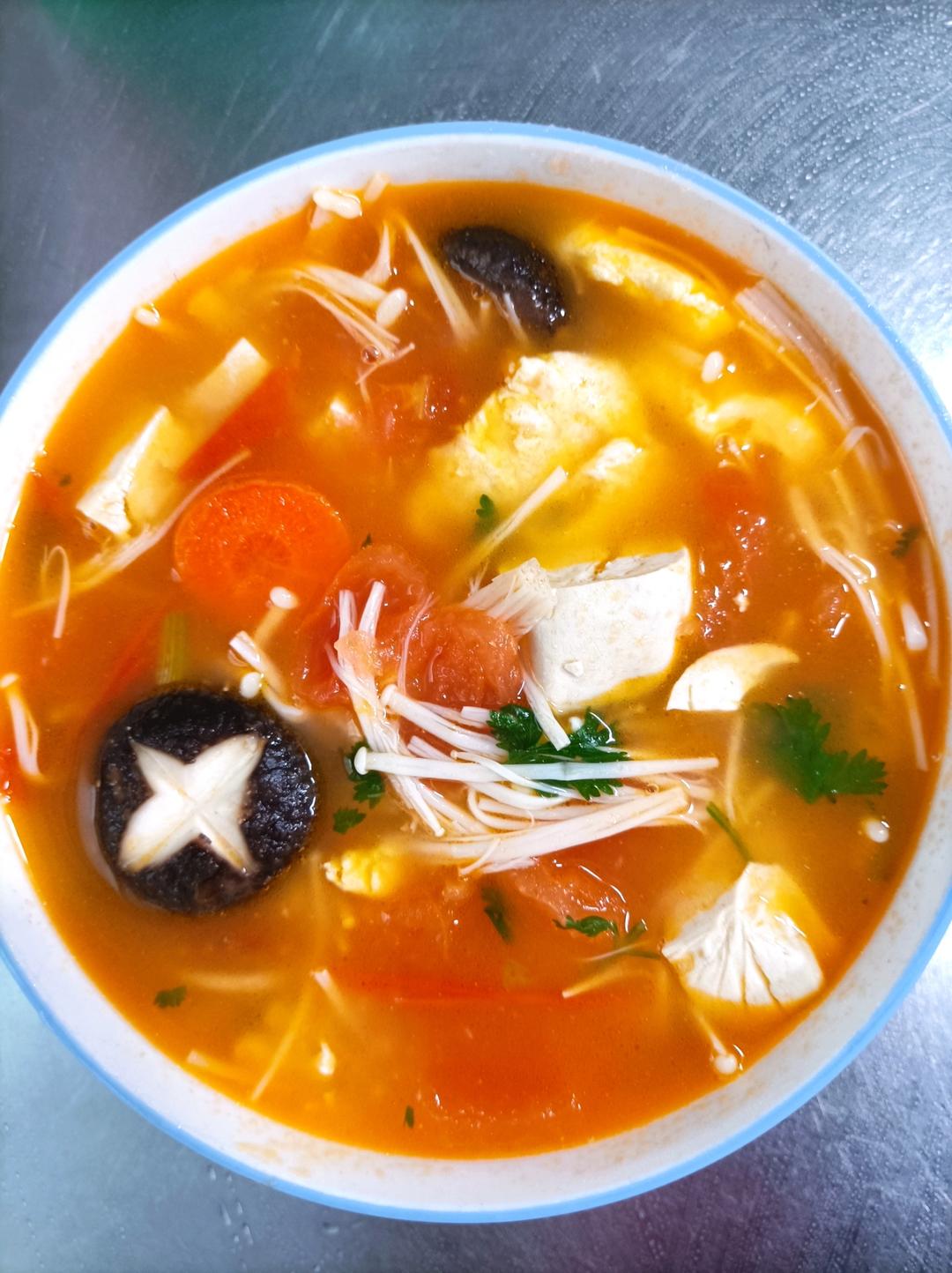 西红柿菌菇豆腐汤
