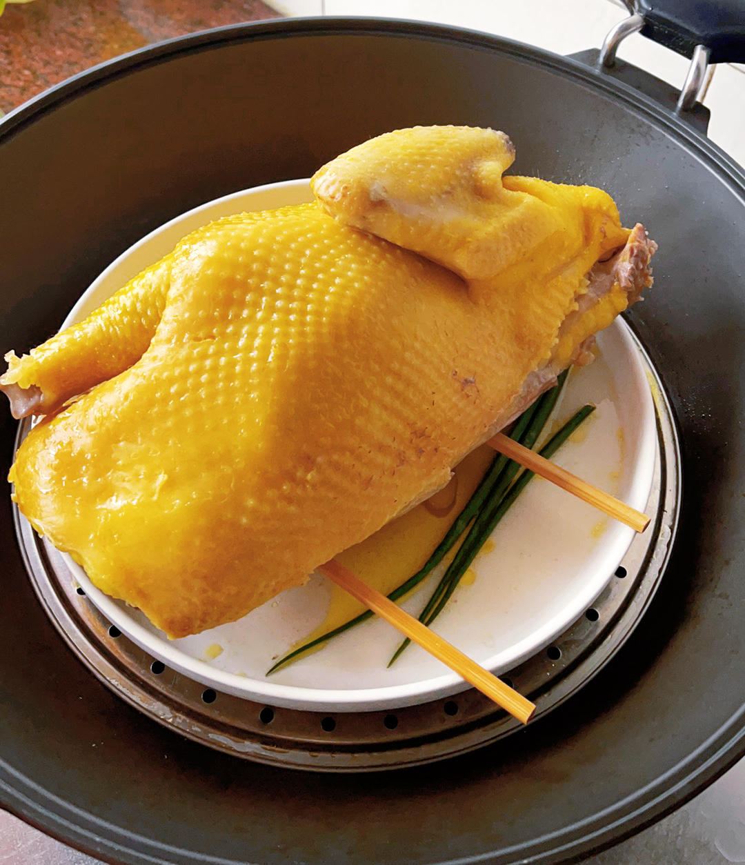 广东湛江特色美食——隔水蒸鸡 原汁原味 鸡滑肉嫩