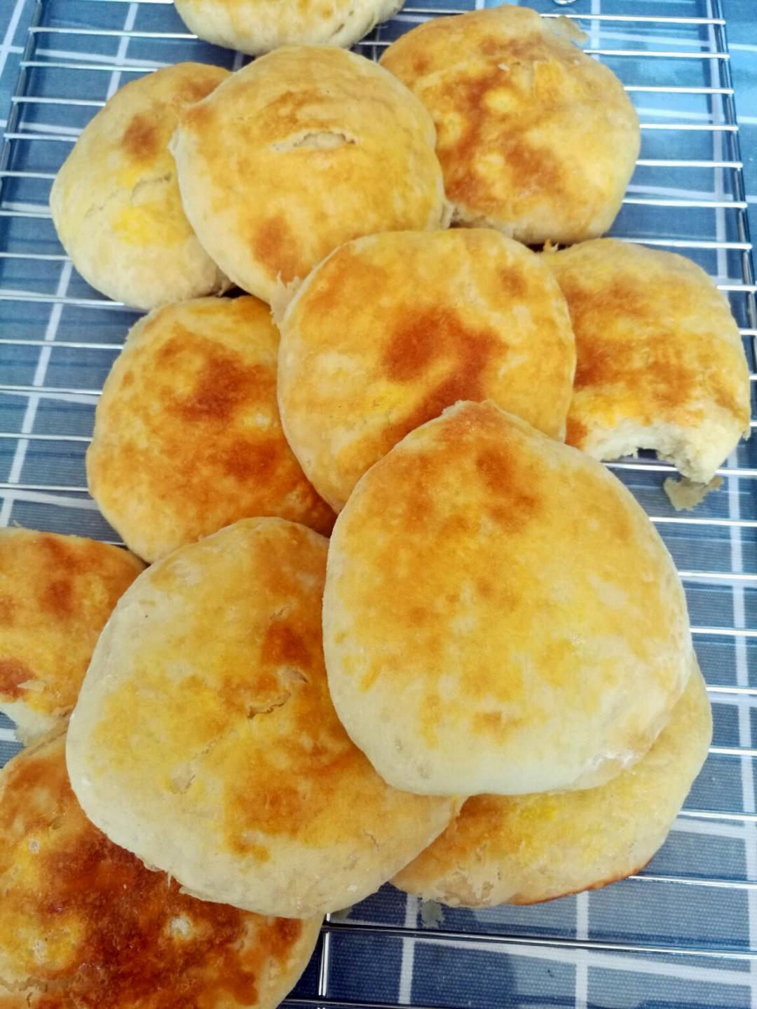 国平爱烘焙做的油盐烧饼