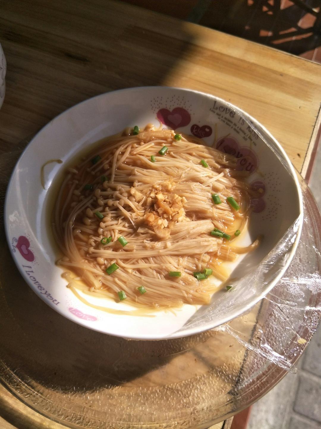 【清蒸金针菇--微波炉快手菜】