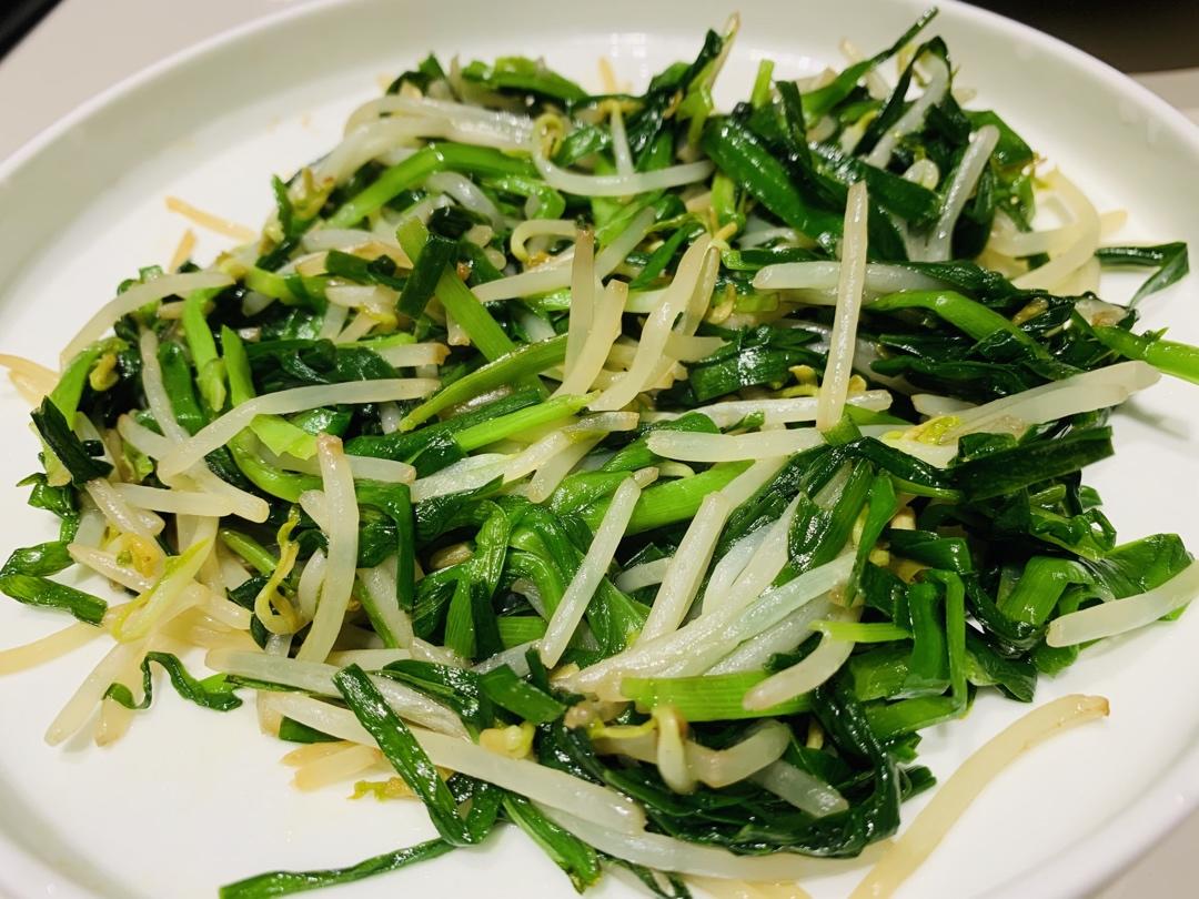 绿豆芽炒韭菜