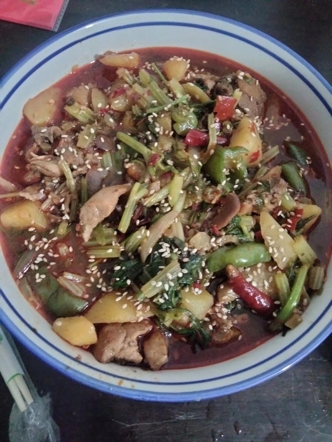 比店里好吃的重庆鸡公煲！