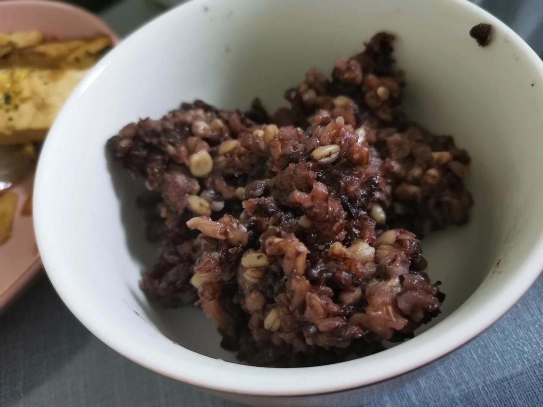 糙米黑米燕麦米纯杂粮饭（减脂期碳水补充主食）