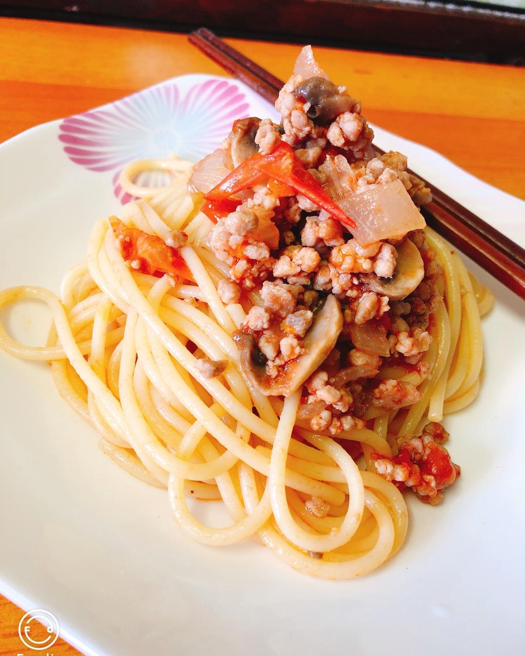 番茄肉酱意大利面