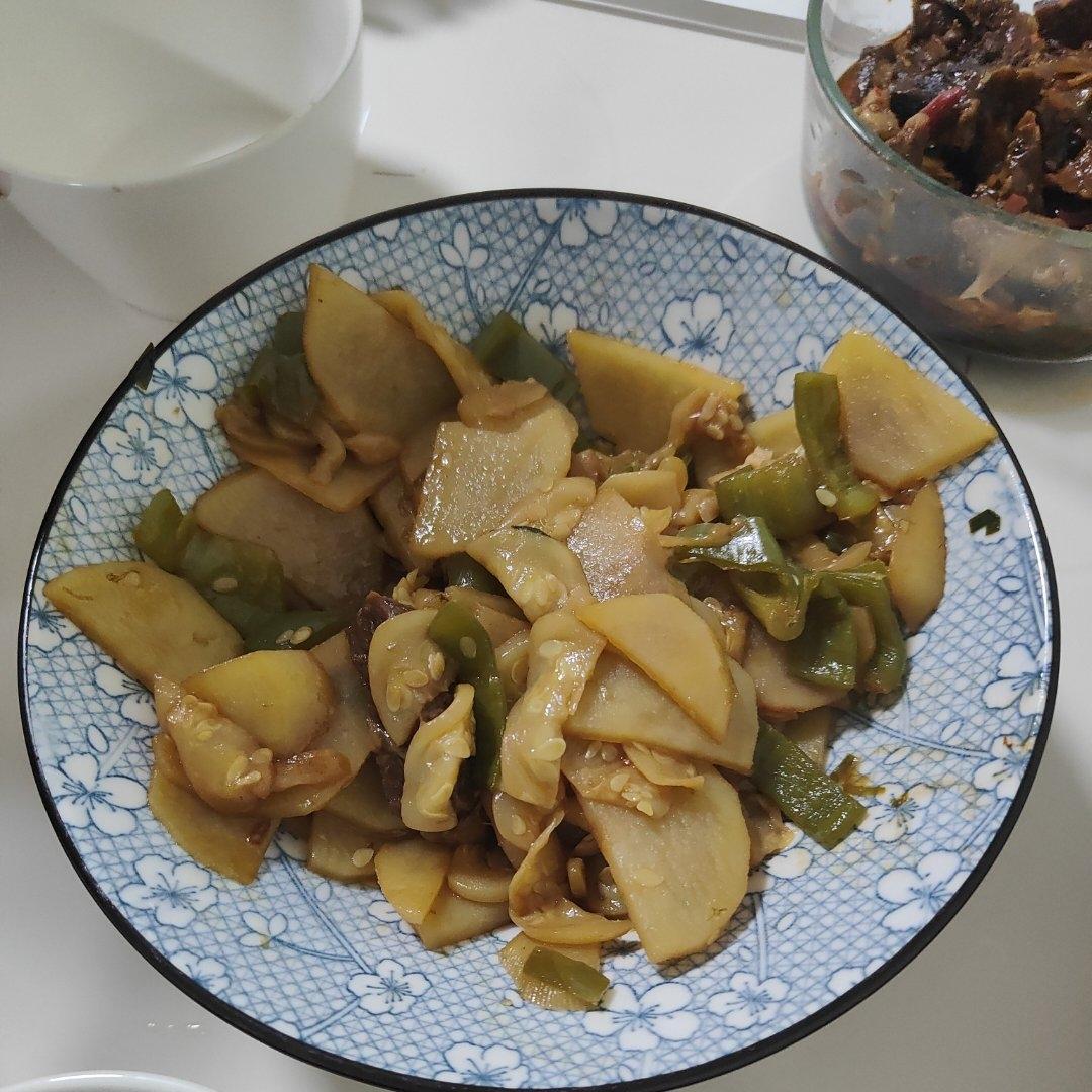 比肉都好吃的青椒炒土豆片😋简单又美味❗️