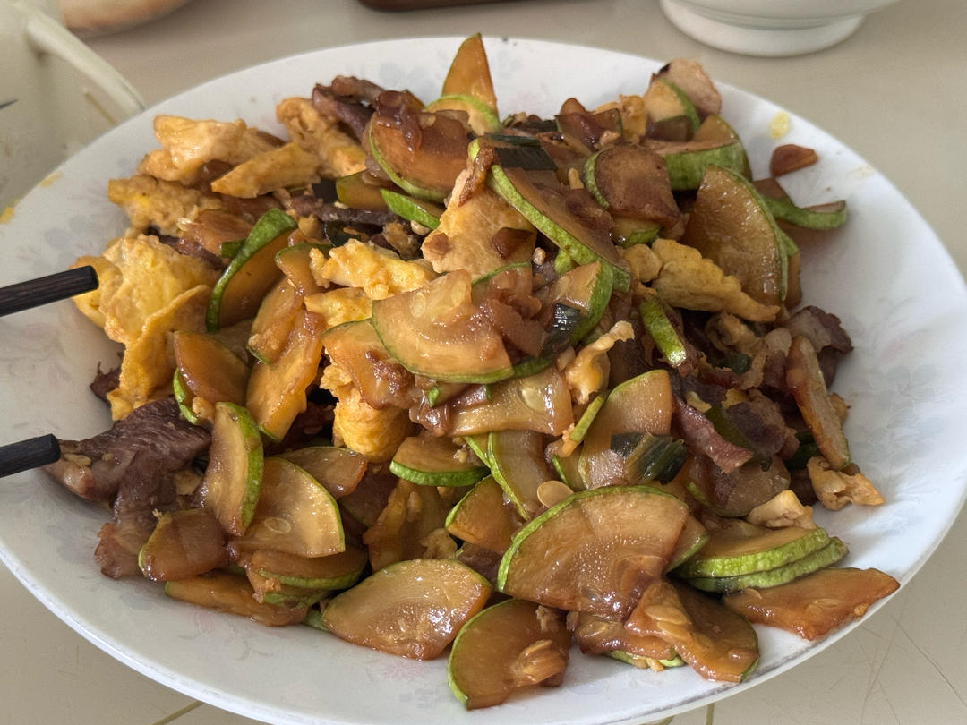 清香的西葫芦炒鸡蛋