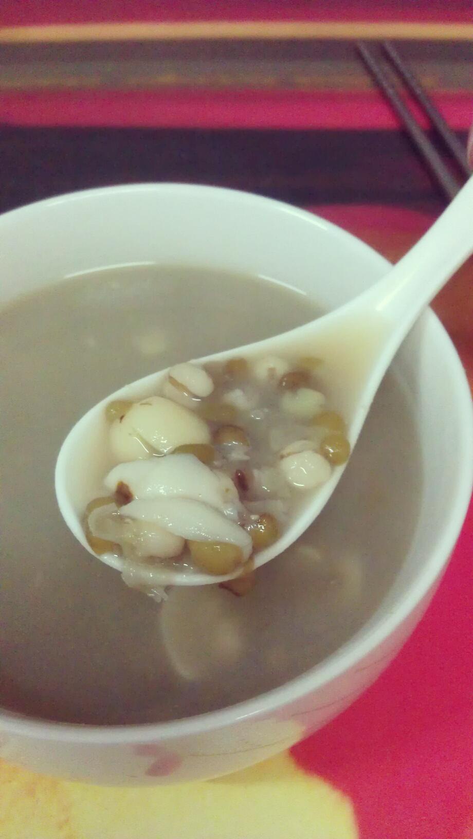 莲子百合绿豆汤