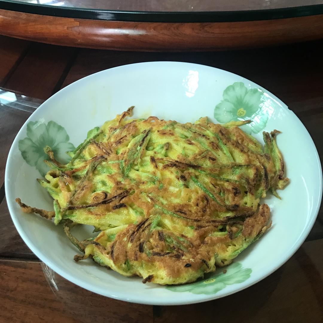 10分钟快手早餐～茭瓜丝饼