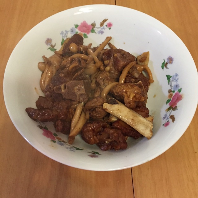 啤酒烧排骨（好吃到吼吼～）