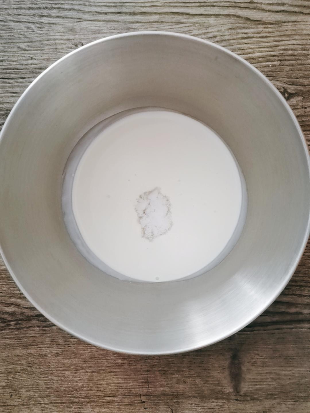 纯奶手撕吐司的做法 步骤1