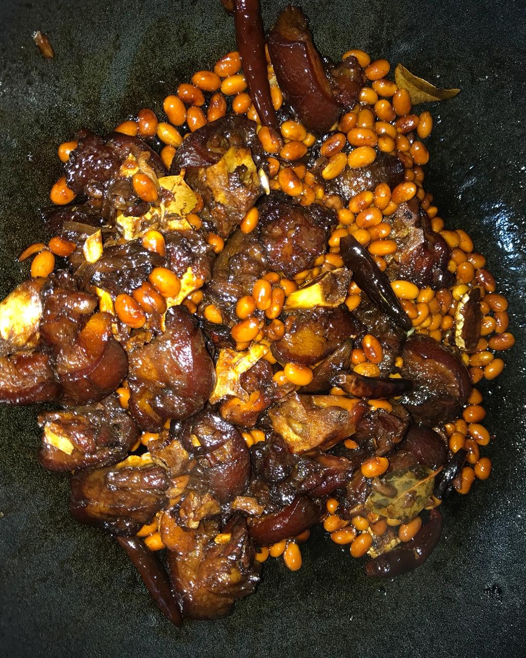 美味的家常菜：红烧猪蹄