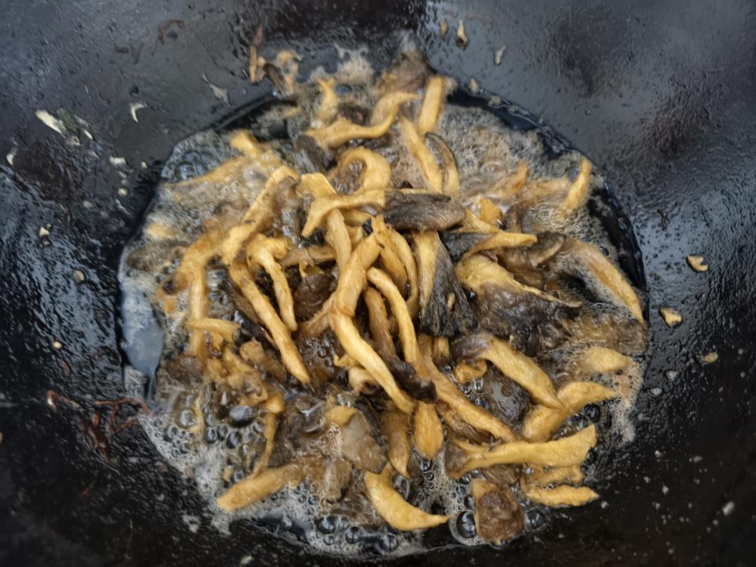 炸蘑菇用不用焯水？裹淀粉还是面粉？厨师长告诉你