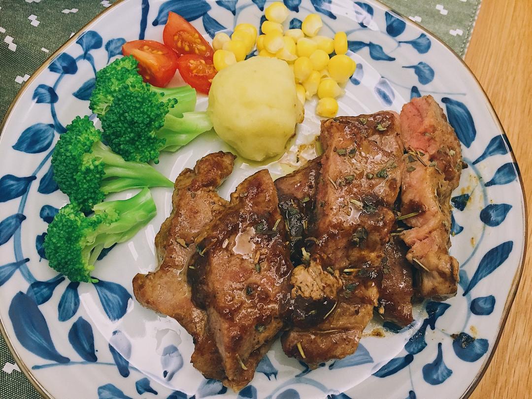 好吃到哭的煎牛排