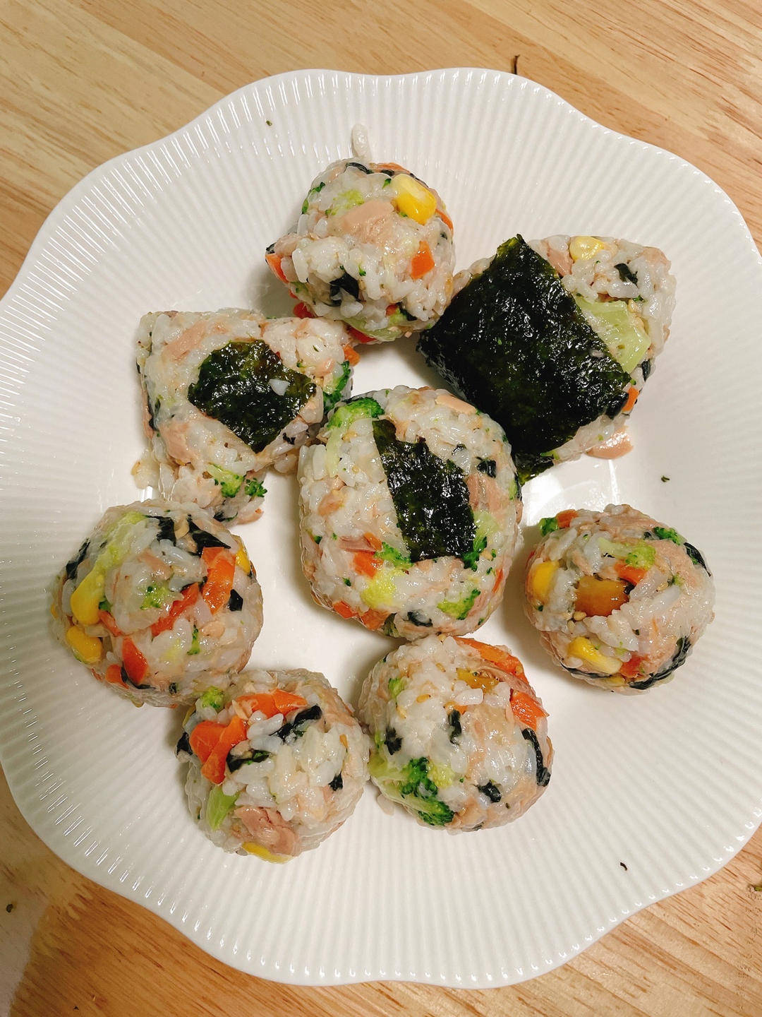 金枪鱼蔬菜紫菜小饭团