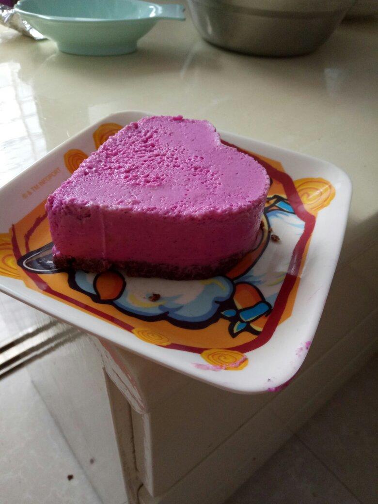 红肉火龙果慕斯