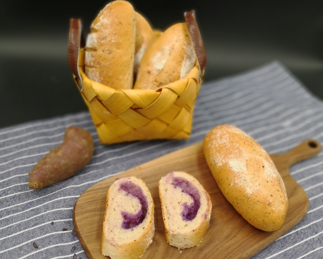 紫米紫薯芋头泥软欧