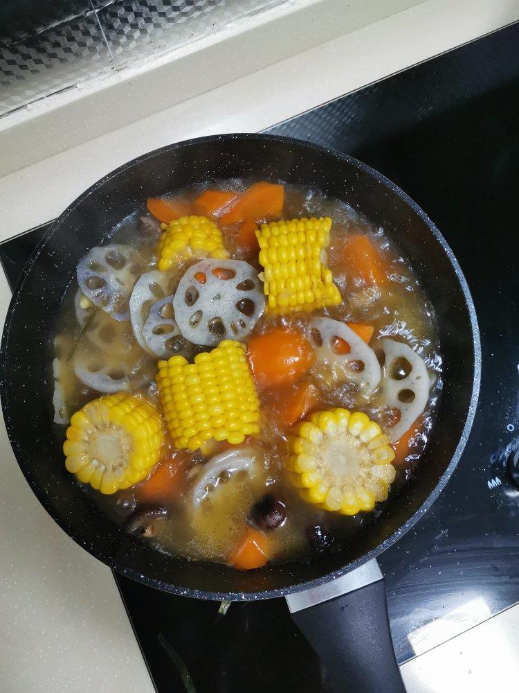 香菇玉米素蔬养生汤 没难度