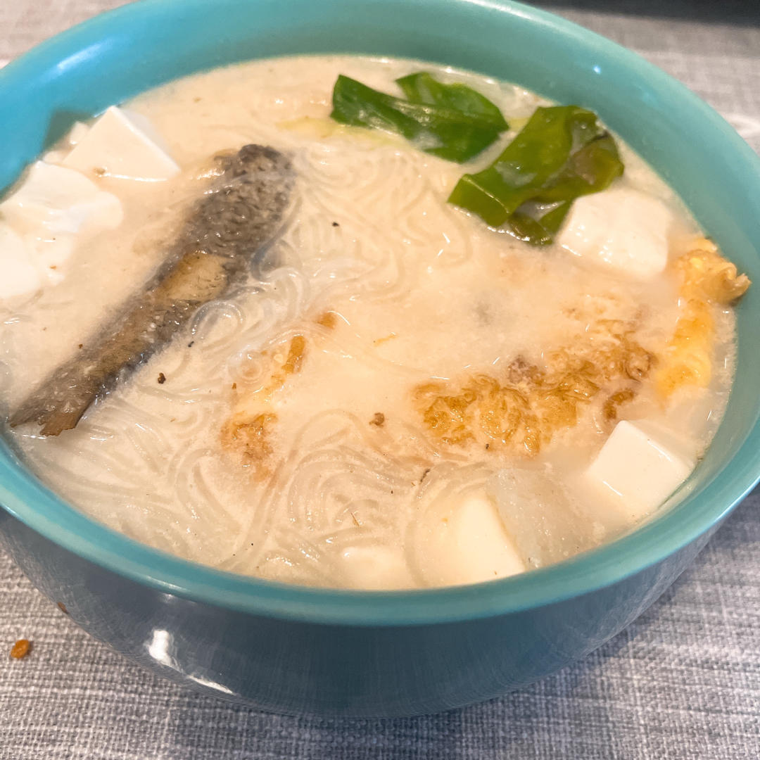 这样做的鲫鱼汤超好喝，奶白奶白的