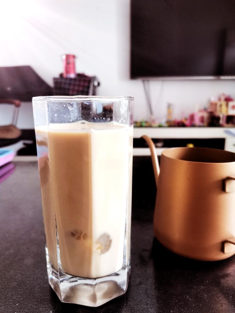 盛夏开启清爽的格调：冰荔枝咖啡～