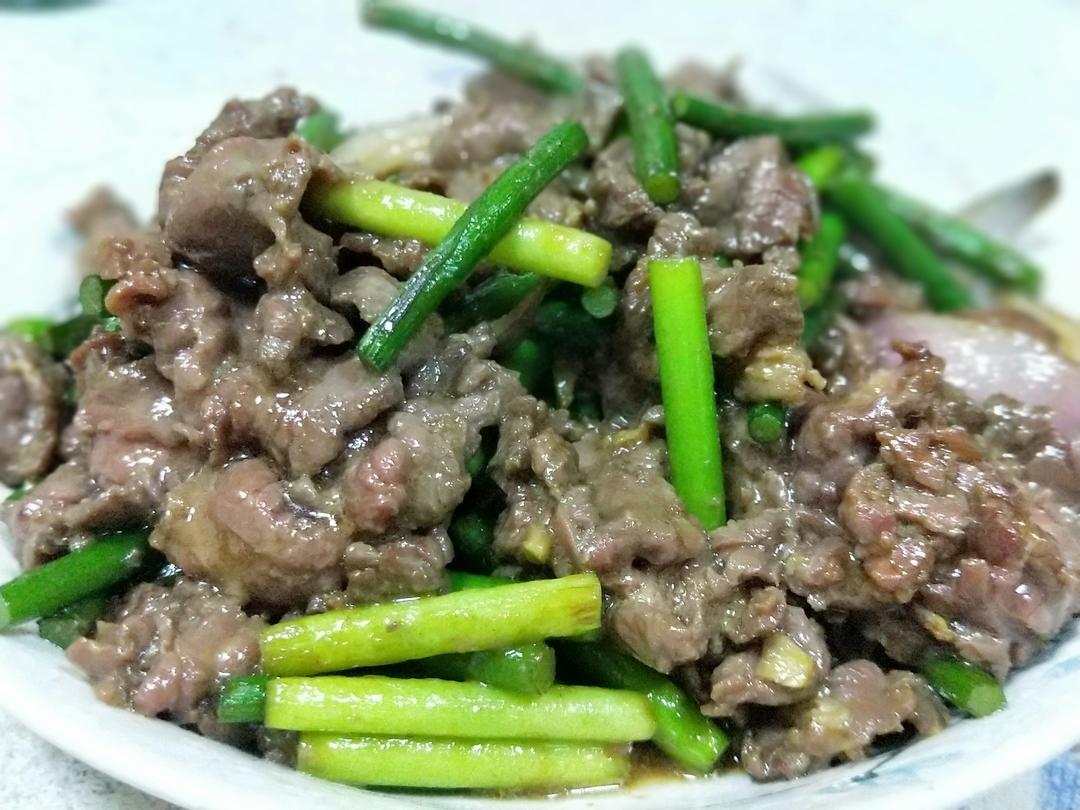 蒜苔炒牛肉的做法