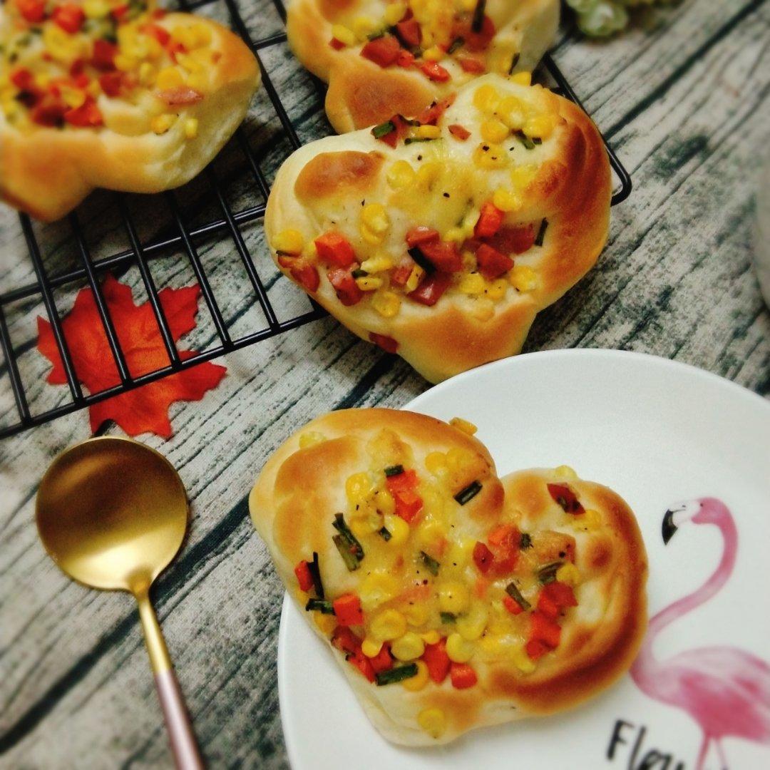 有爱早餐包---心形火腿杂蔬面包