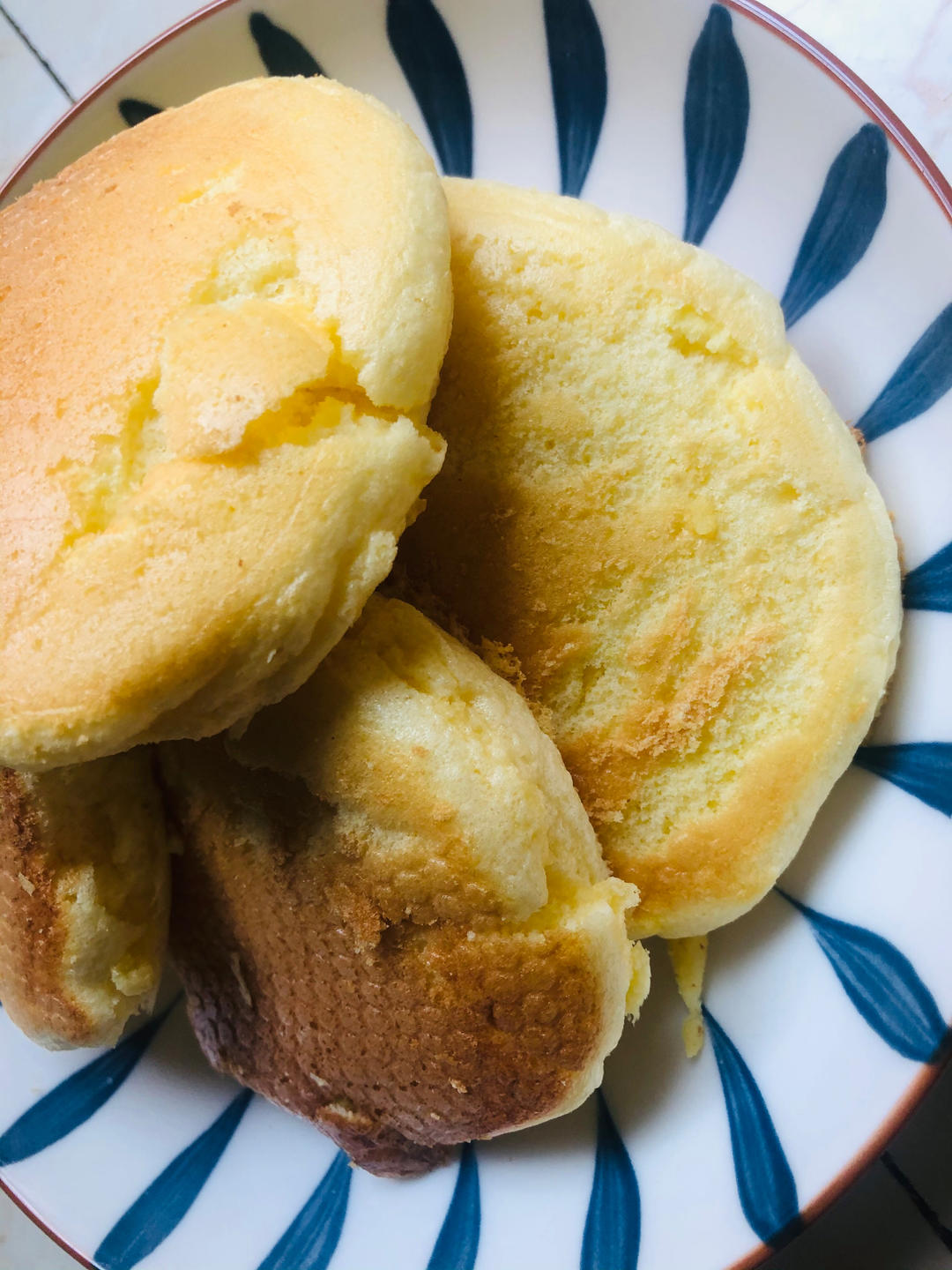 不用烤箱 15分钟无油低糖的舒芙蕾蛋糕松饼 🥞 蓬松绵软